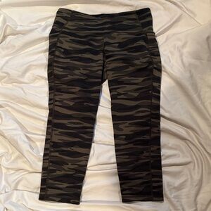 Old Navy Camouflage Leggings - Black and green